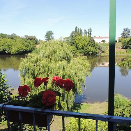 Le Jardin Des Cygnes Bed & Breakfast Pineuilh ภายนอก รูปภาพ