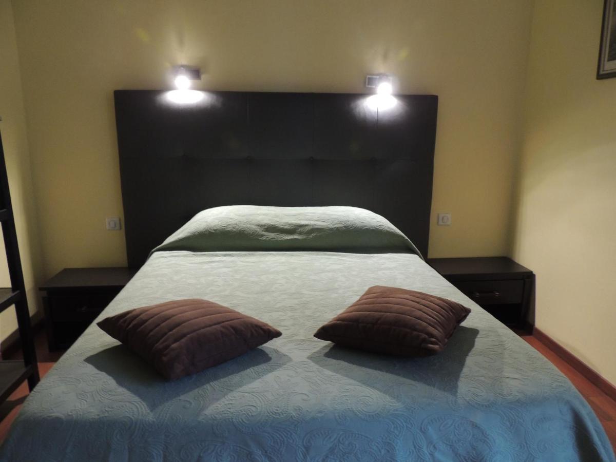 Le Jardin Des Cygnes Bed & Breakfast Pineuilh ภายนอก รูปภาพ