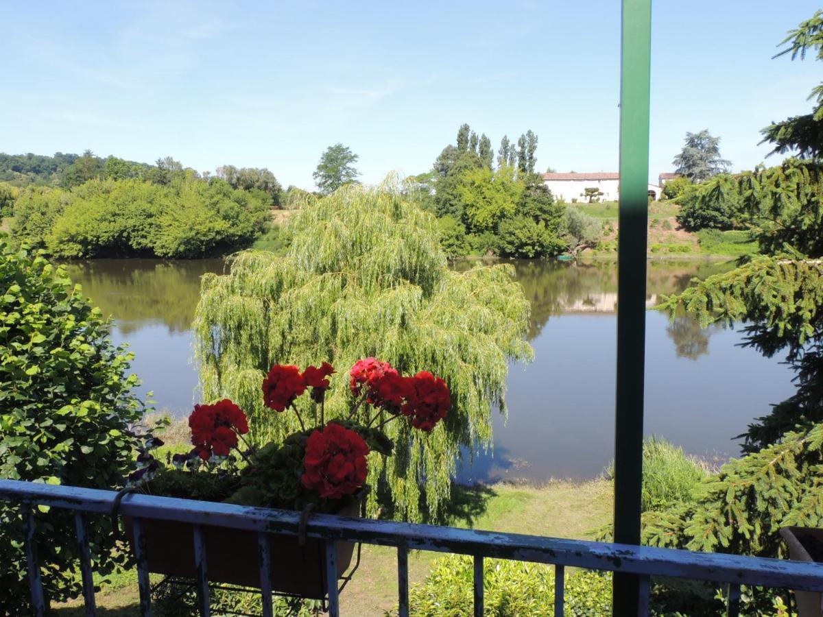 Le Jardin Des Cygnes Bed & Breakfast Pineuilh ภายนอก รูปภาพ