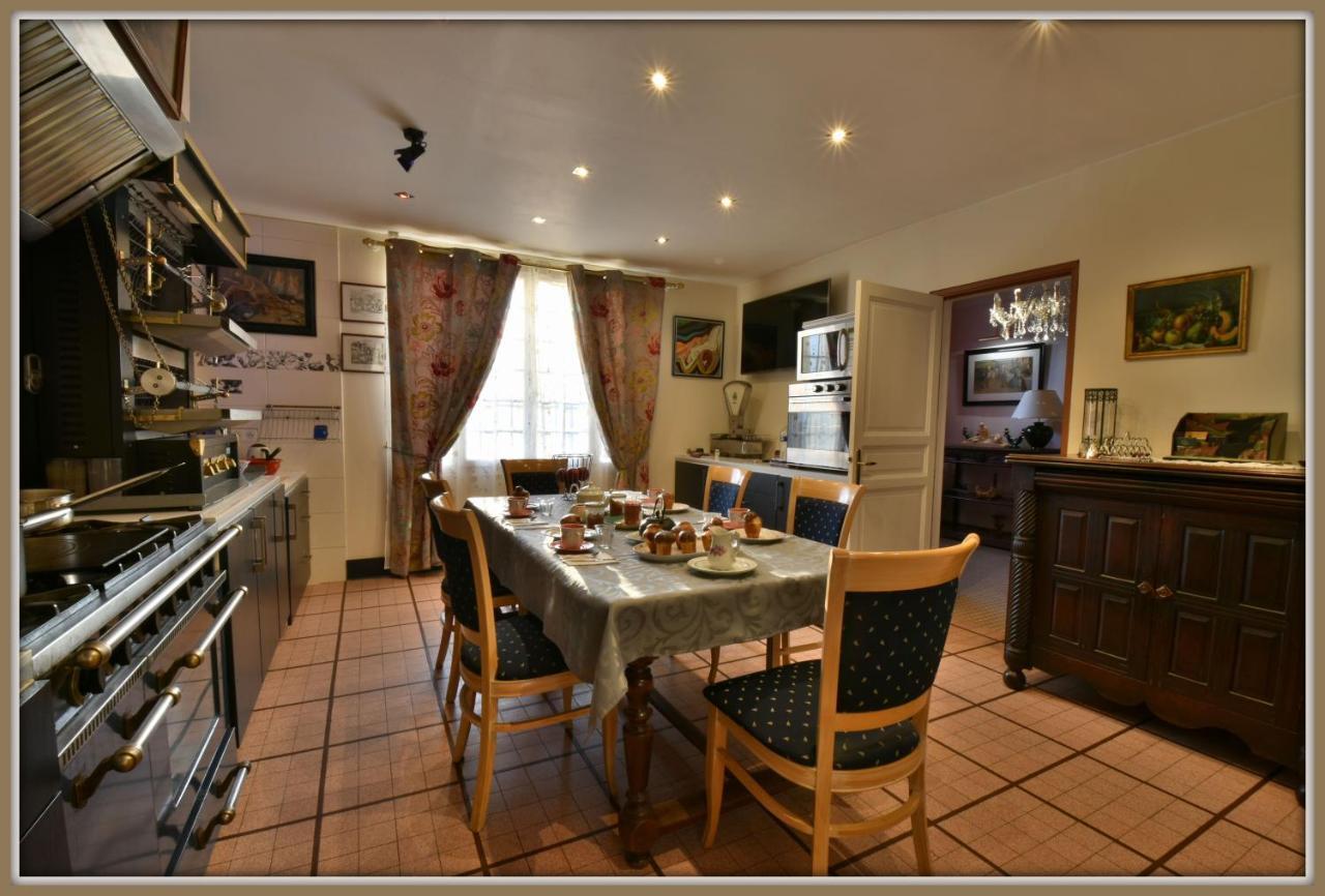 Le Jardin Des Cygnes Bed & Breakfast Pineuilh ภายนอก รูปภาพ